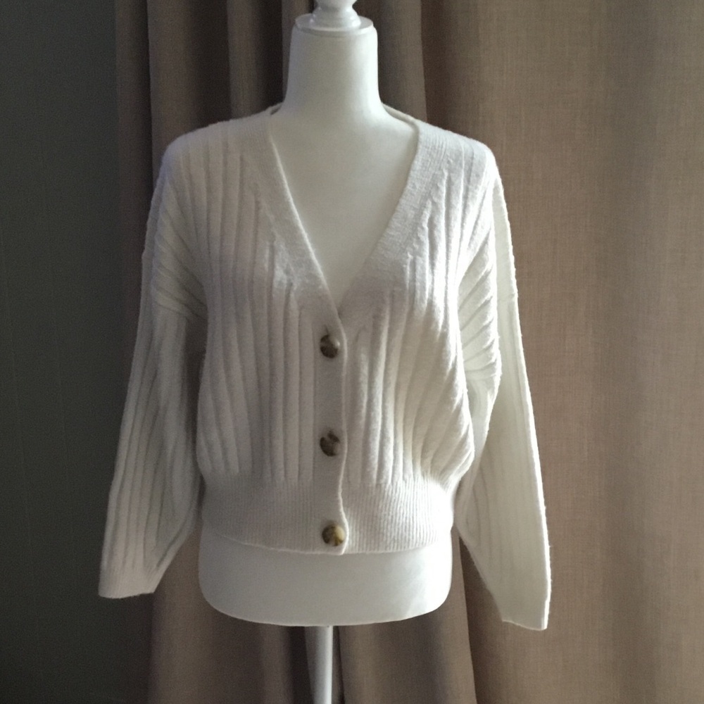A New Day Womens Size M  Button Front Cardigan Cream White Classic layering